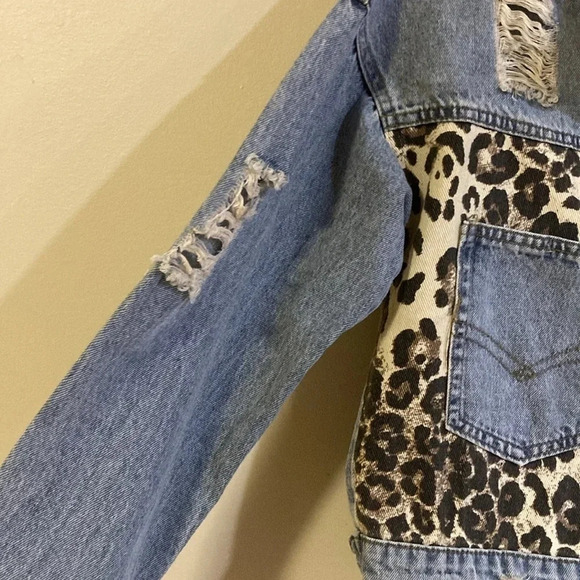 [S]C+D+M Leopard patched Distressed Cropped Jean Jacket - Picture 4 of 7